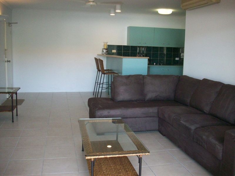 48/327 Lake Street, Cairns North QLD 4870
