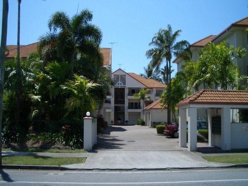 48/327 Lake Street, Cairns North QLD 4870