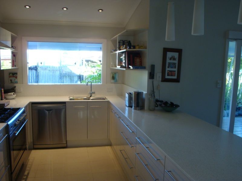 10 Heavey Crescent, Whitfield QLD 4870