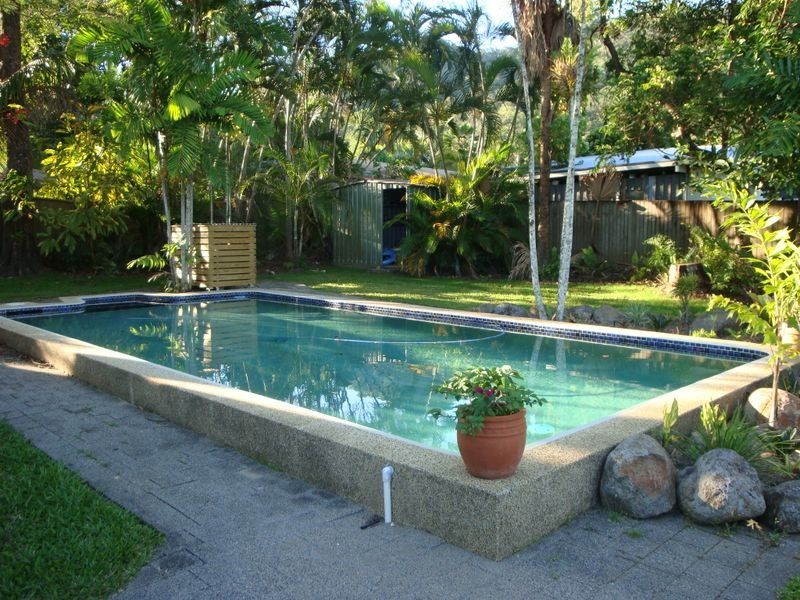 10 Heavey Crescent, Whitfield QLD 4870