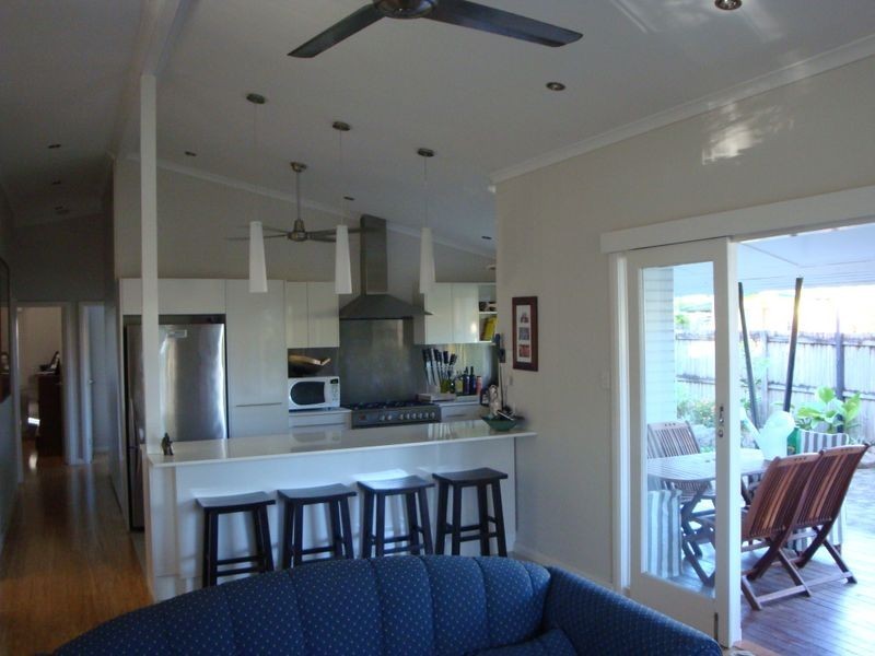 10 Heavey Crescent, Whitfield QLD 4870