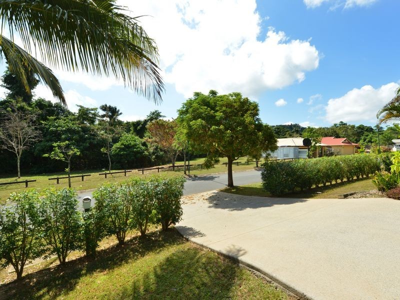 22 Shamrock Avenue, Brinsmead QLD 4870