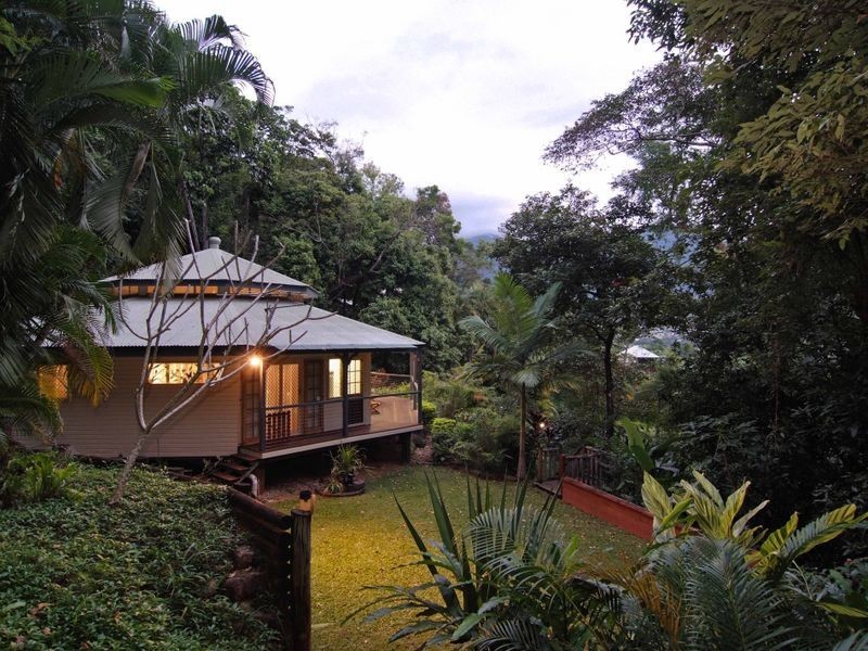 2 Charlekata Close, Freshwater QLD 4870