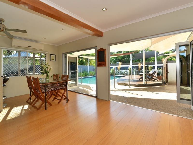 27 Tamarind Street, Holloways Beach QLD 4878