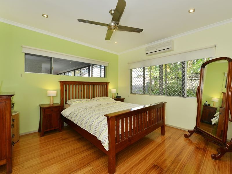 27 Tamarind Street, Holloways Beach QLD 4878