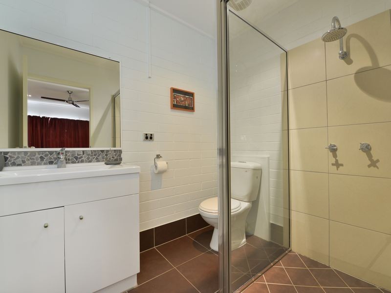 27 Tamarind Street, Holloways Beach QLD 4878