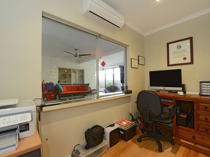 27 Tamarind Street, Holloways Beach QLD 4878