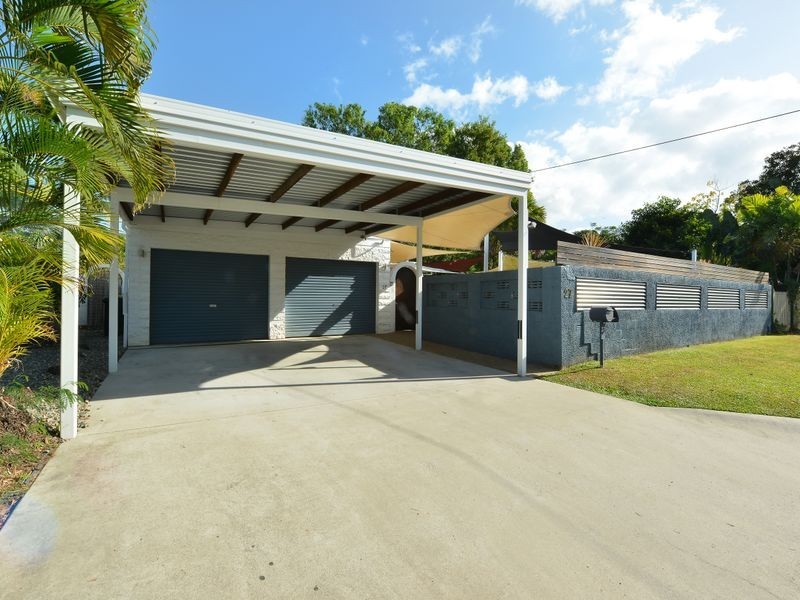 27 Tamarind Street, Holloways Beach QLD 4878