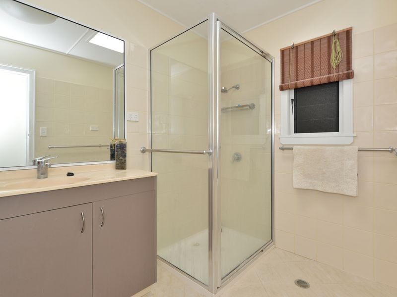 257 Pease Street, Edge Hill QLD 4870