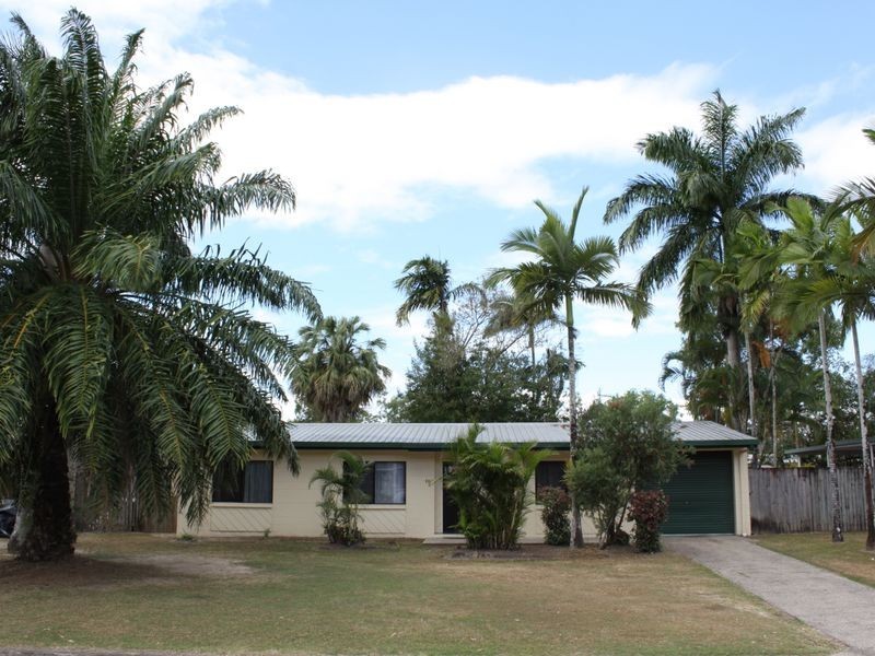 10 Banksia Street, Mooroobool QLD 4870