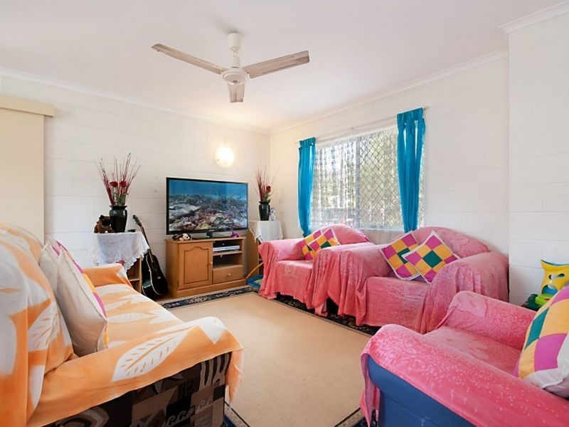 10 Banksia Street, Mooroobool QLD 4870