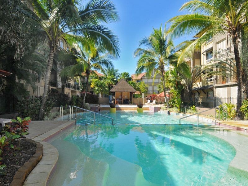 601/2 Greenslopes Street, Cairns North QLD 4870