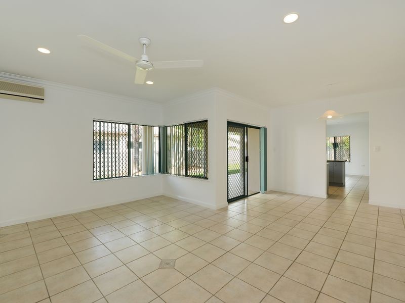 9 Windamere Close, Brinsmead QLD 4870