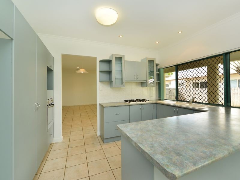 9 Windamere Close, Brinsmead QLD 4870