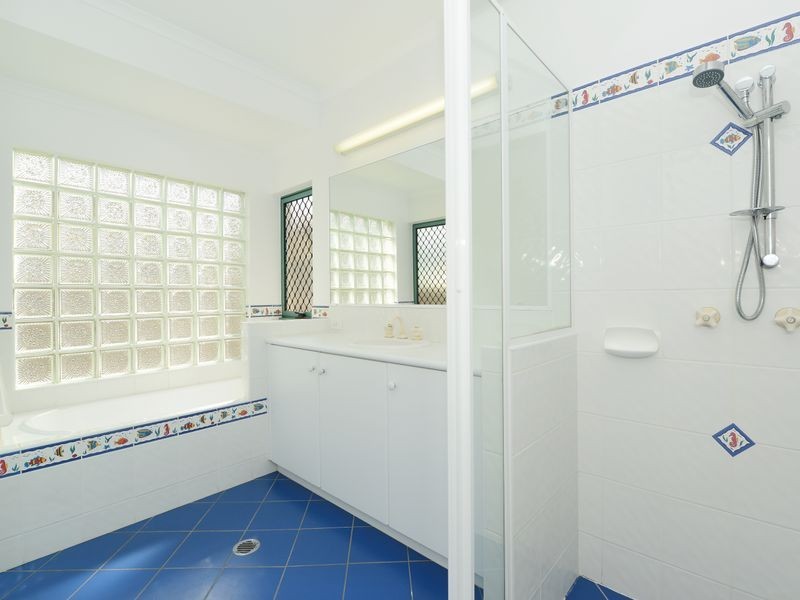 9 Windamere Close, Brinsmead QLD 4870
