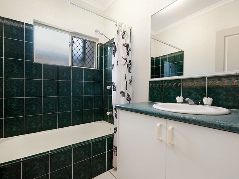 46 Silky Oak Court, Mooroobool QLD 4870