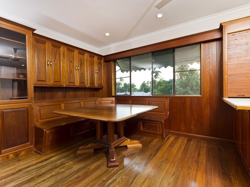 1 Coconut Street, Holloways Beach QLD 4878