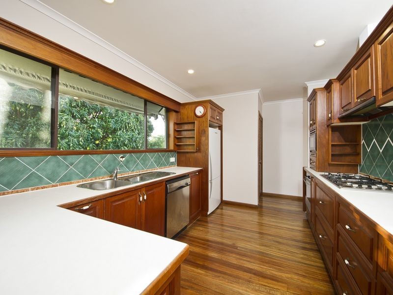 1 Coconut Street, Holloways Beach QLD 4878