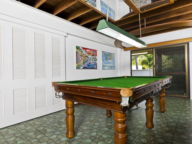 1 Coconut Street, Holloways Beach QLD 4878