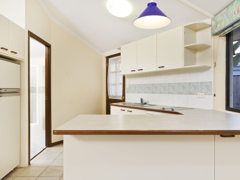 1 Coconut Street, Holloways Beach QLD 4878