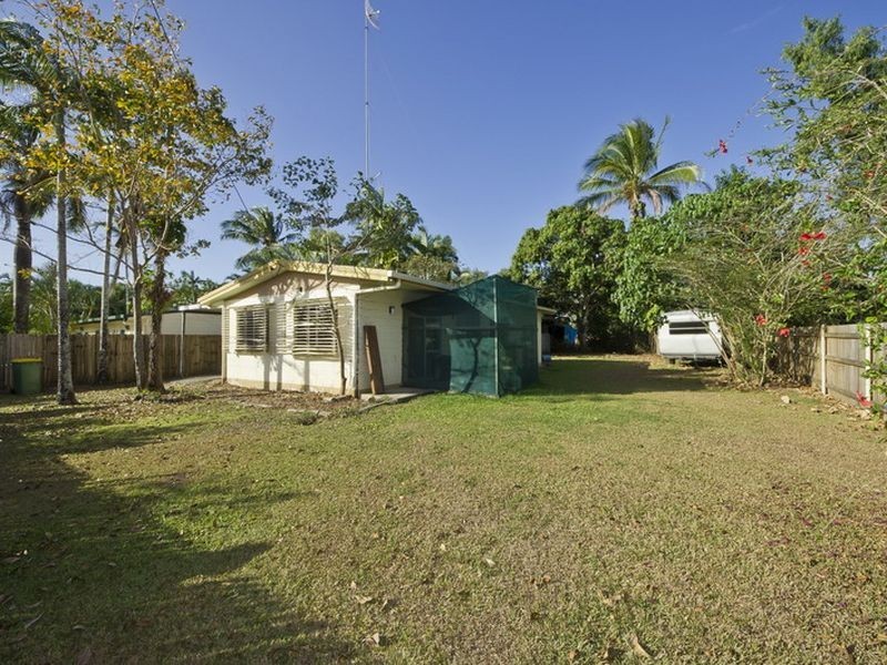 12 Riverside Parade, Trinity Park QLD 4879