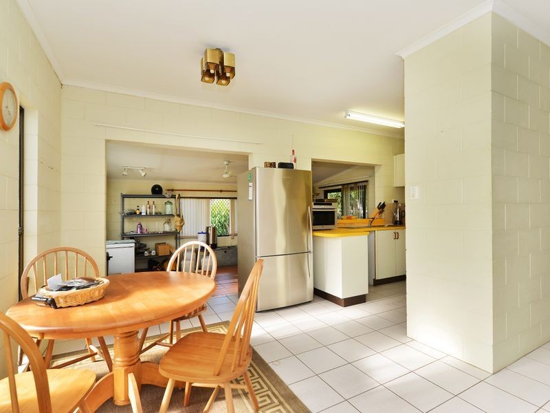 16 Lenora Close, Woree QLD 4868