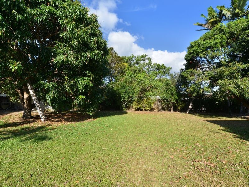 16 Lenora Close, Woree QLD 4868