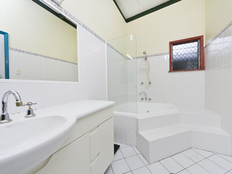 165 McManus Street, Whitfield QLD 4870