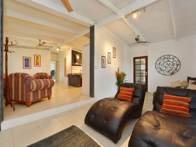 160 Greenslopes Street, Edge Hill QLD 4870