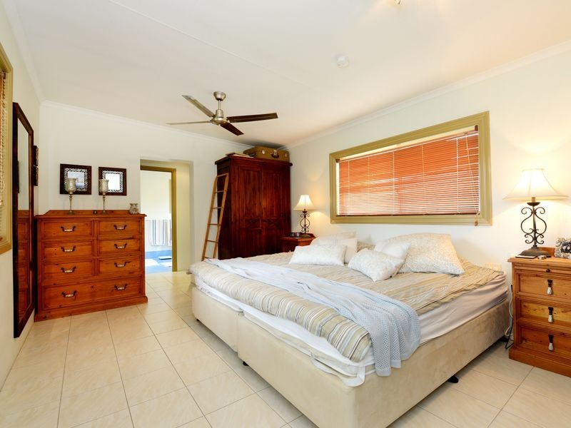 160 Greenslopes Street, Edge Hill QLD 4870