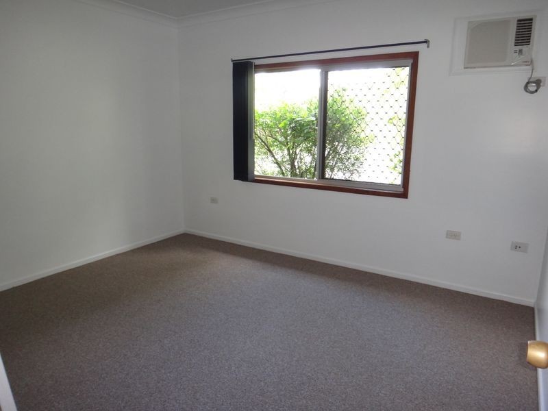 27 Ramsey Street, Kanimbla QLD 4870