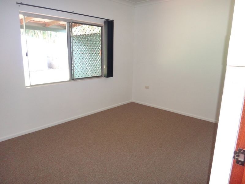 27 Ramsey Street, Kanimbla QLD 4870