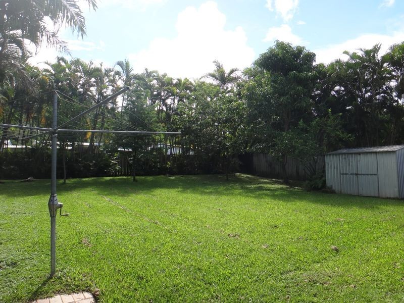 27 Ramsey Street, Kanimbla QLD 4870