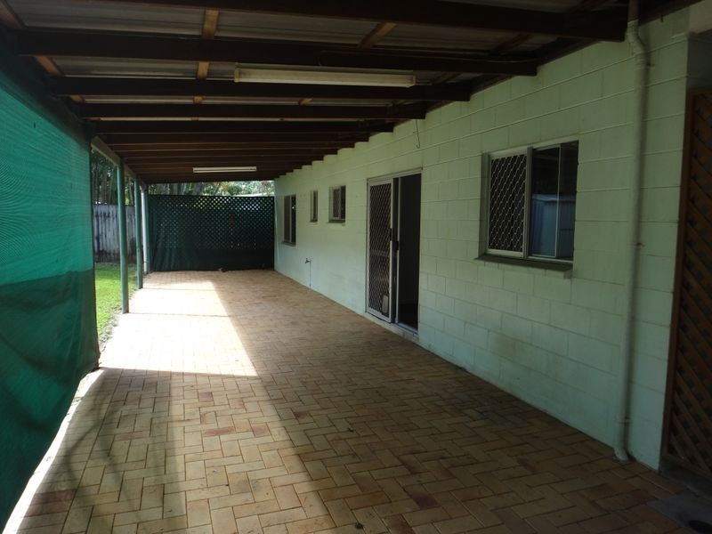 27 Ramsey Street, Kanimbla QLD 4870