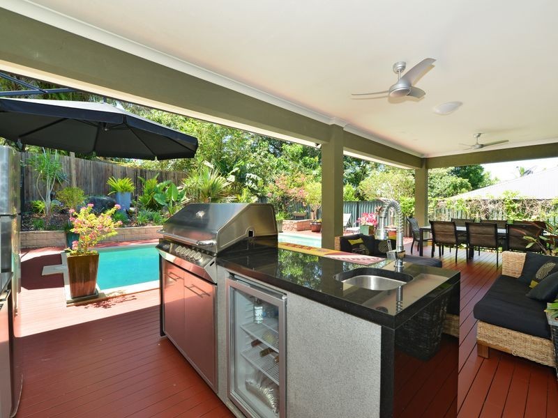 6 Bel-Air Drive, Whitfield QLD 4870