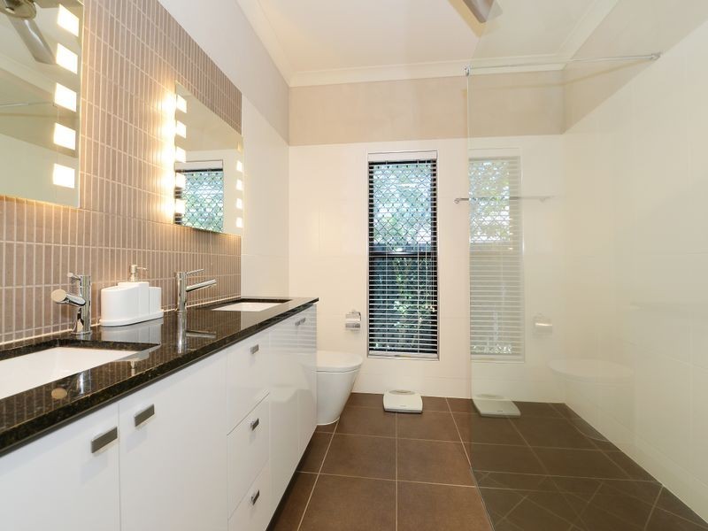 6 Bel-Air Drive, Whitfield QLD 4870