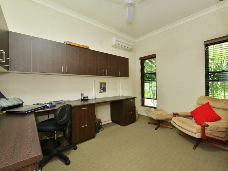 6 Bel-Air Drive, Whitfield QLD 4870