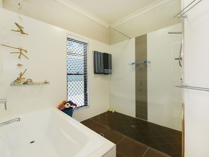 6 Bel-Air Drive, Whitfield QLD 4870