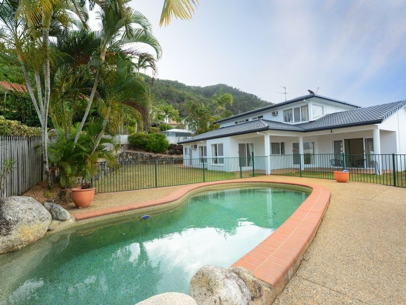 3 Rosemont Court, Mooroobool QLD 4870