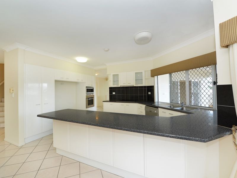 3 Rosemont Court, Mooroobool QLD 4870