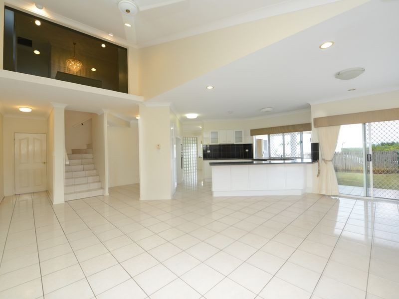 3 Rosemont Court, Mooroobool QLD 4870