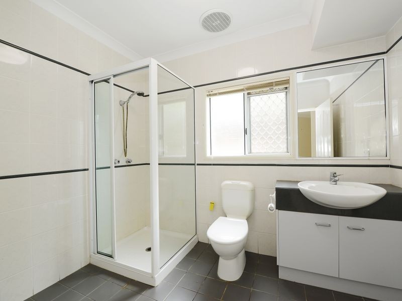 3 Rosemont Court, Mooroobool QLD 4870