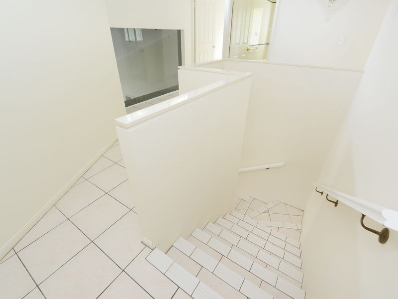 3 Rosemont Court, Mooroobool QLD 4870