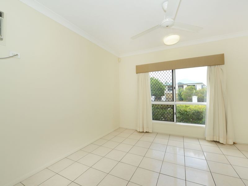3 Rosemont Court, Mooroobool QLD 4870