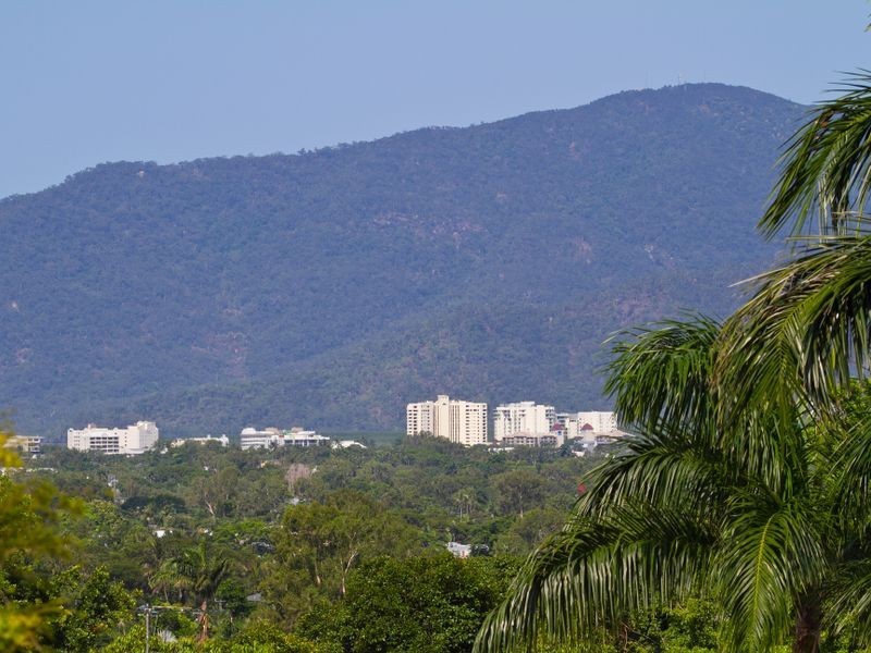 1 Rosemont Court, Mooroobool QLD 4870