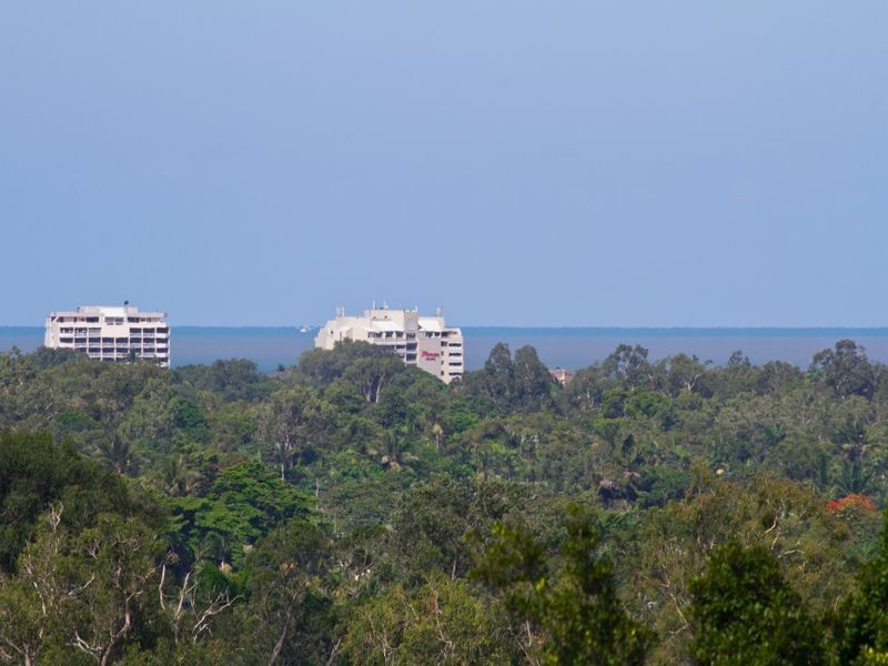 1 Rosemont Court, Mooroobool QLD 4870