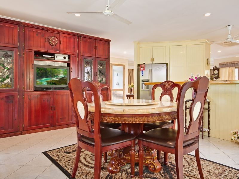 1 Rosemont Court, Mooroobool QLD 4870