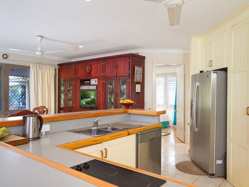 1 Rosemont Court, Mooroobool QLD 4870