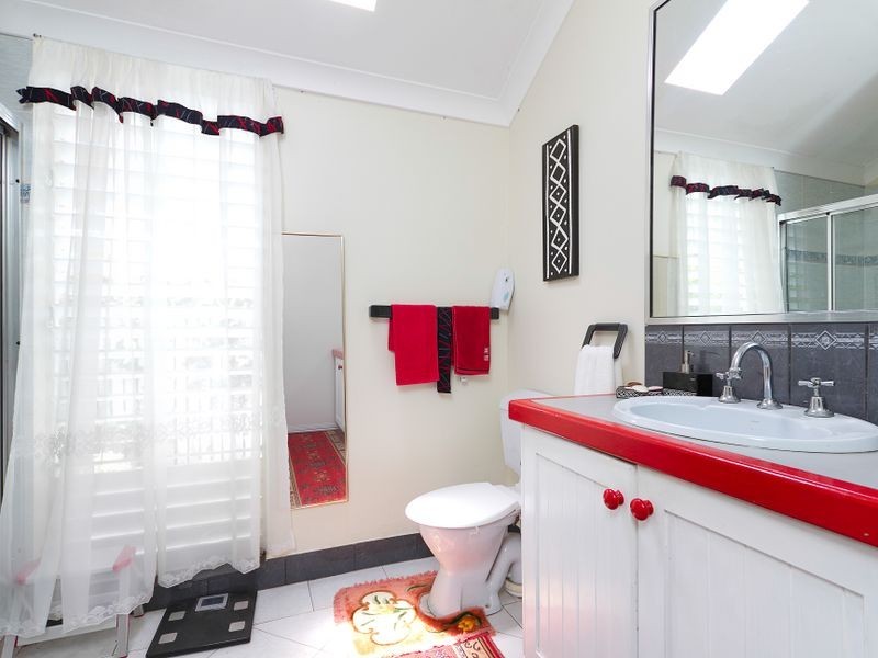 1 Rosemont Court, Mooroobool QLD 4870