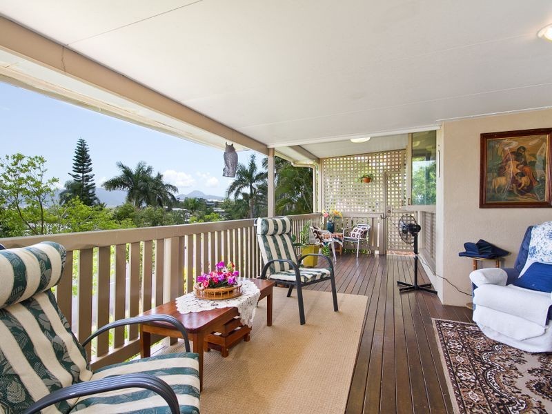 1 Rosemont Court, Mooroobool QLD 4870